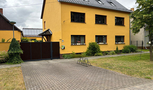Ready-to-use courtyard property - 5,340 m² - approximately 245 m² of living space, 680 m² of usable space.