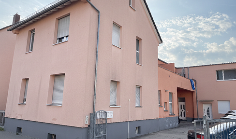 121m² living happiness in Mörfelden: 4 rooms with modern EBK, sunny balcony & top connection from 01.04.