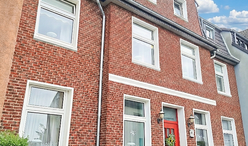 Wellness oasis for all your dreams: Experience the joy of comfortable living and a vast garden paradise in Krefeld Linn – in a prime location.