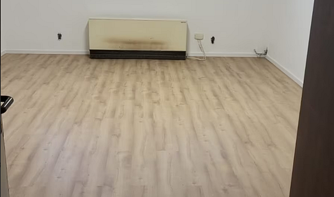 Storage room: daylight, spacious, dry