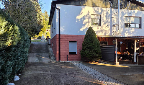 Einfamilienhaus mit großem Garten und Nebengebäuden im nördlichen Saalekreis zu verkaufen.