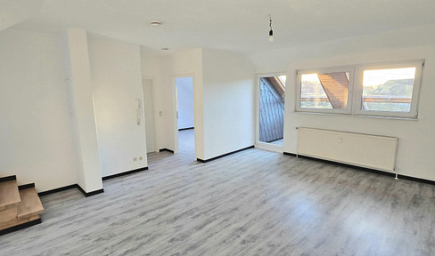 Cozy top floor apartment! Near BS! (WzR6606)