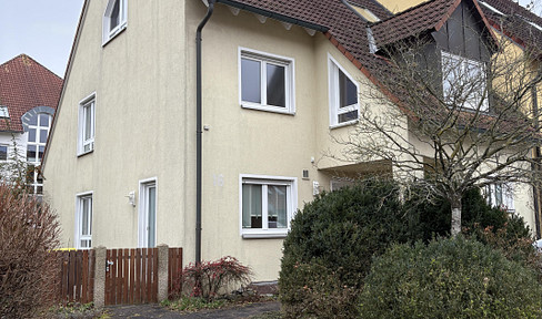 Familienfreundliches Reihenendhaus mit Garten – Unterasbach