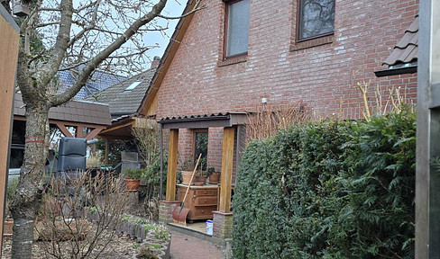 Light-flooded apartment in the heart of Garstedt