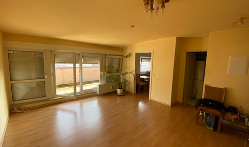 3-room apartment #large balcony #bathtub #fitted kitchen #elevator #basement storage #central location.