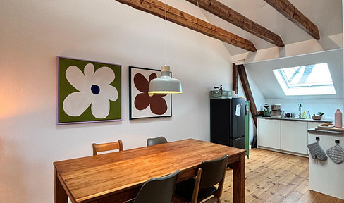 Completely renovated attic apartment in Duisburg-Ruhrort.