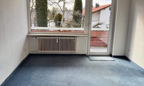 Quiet one-room apartment with a garden – south-facing/located near a forest.