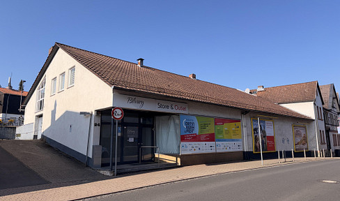 Gewerbe-/Einzelhandelsfläche mit Schaufenster sowie Stellplätzen in zentraler Lage von Roßdorf