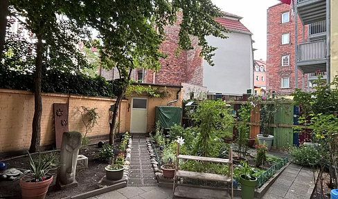 offene 2,5 Zimmer-Altbauwohnung mit Flair