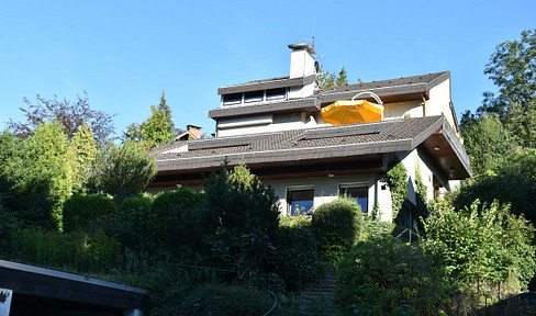 Exclusives Einfamilienhaus mit Einliegerwohnung in ruhiger Lage mit traumhafter Aussicht