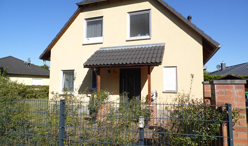 Well-maintained single-family house with 4 rooms in Rangsdorf.