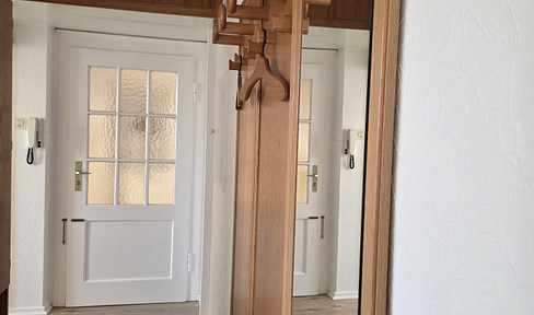 3-room apartment (living room, kitchen, bedroom) - with old-world charm and a balcony - located in the heart of Hildesheim.