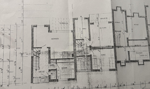 Helles Reihenhaus mit sonnigem Garten