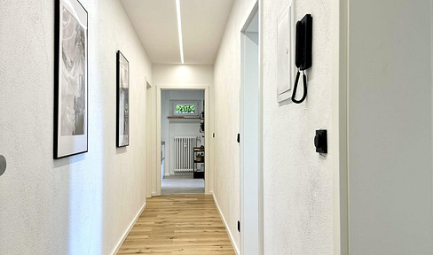 First occupancy after renovation - 4-room apartment with terrace in a green area.