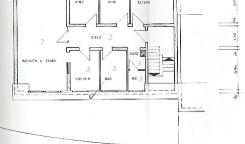 Freundliche 3-Zimmer-DG-Wohnung mit Balkon und Einbauküche in Kenn