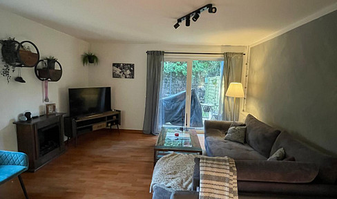 2-room apartment with a terrace and private garden in Rissen.