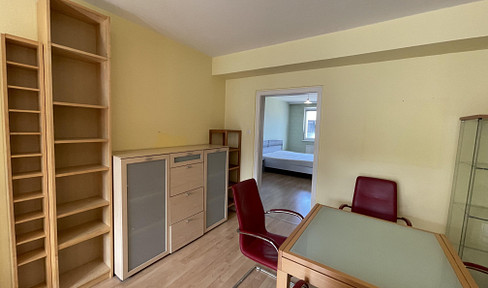 Sunny living space in a quiet courtyard location – available immediately!