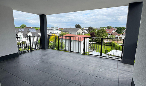 Exclusive 2-room apartment with a large, sunny balcony.