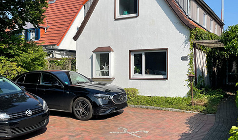 Modernisiertes Einfamilienhaus mit großem Garten in Oberneuland