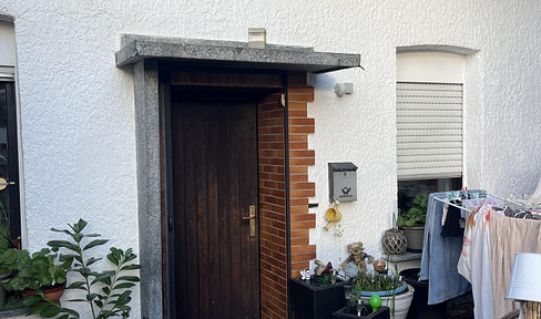 Apartment with 3 rooms, kitchen, and bathroom for rent in Kammerforst.