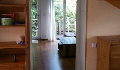 Geräumige 6‑Zimmer Wohnung mit überdachtem SW-Balkon/Loggia im 2. OG eines EFH in Berlin Adlershof