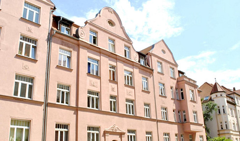 Beautifully renovated 3-room apartment with a bathroom featuring natural light.