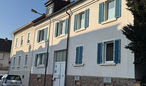 Mehrfamilienhaus mit 4 Einheiten in Frankfurt-Bergen