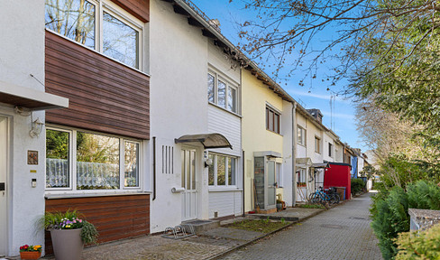 Available immediately! Beautiful terraced house in a great location in Pasing!