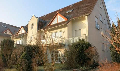 Live in an idyllic setting: Modern 2-room apartment with a balcony.