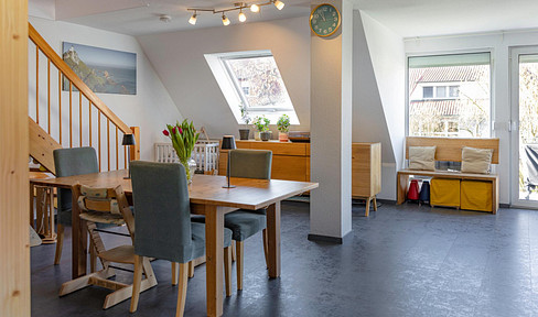 Bright and spacious maisonette apartment – offering plenty of room and a high standard of living.