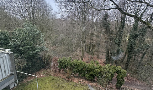 Beautiful, renovated 3-room apartment on the edge of the forest in Dellwig.