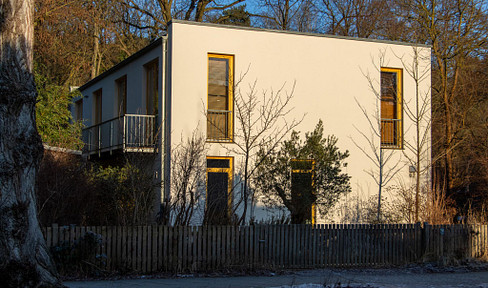 Architect-designed house in Berlin-Wilhelmshagen.