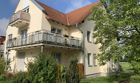 Stylish apartment for singles: 1.5-room attic apartment with underfloor heating, balcony, and fitted kitchen.