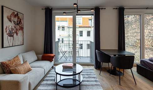 Studio apartments available for rent, all-inclusive, at a price range of €750-€1000. Registration (Anmeldung) is possible.