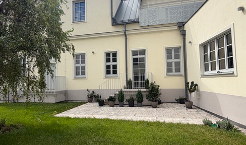 Charmante 5-Zimmer Wohnung mit Garten, auch als repräsentatives Büro nutzbar