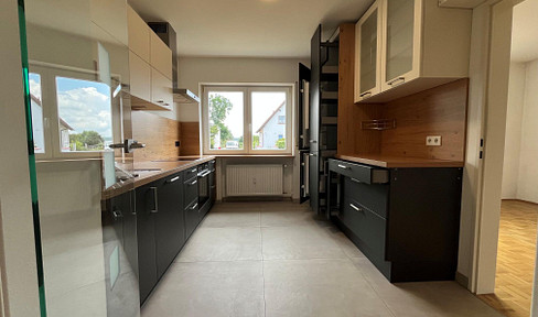 Bright 3-room apartment on the ground floor with a terrace, suitable for 1-2 people.