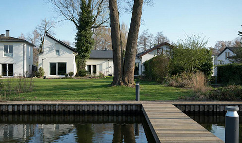 Außergewöhnliche Villa am Wasser – historischer Charme trifft modernen Luxus