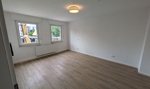 2-room apartment, 55 square meters, located in Glockenhof, Nuremberg. Suitable for shared living. Includes a kitchen.