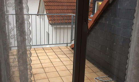 Helle DG Wng. mit Dachterrasse in ruhiger Lage ideal f. Wochenendpendler/Singles