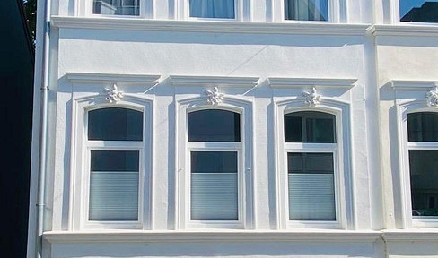 COLOGNE - GEREONSVIERTEL; RENOVATED, PROTECTED HISTORICAL SINGLE-FAMILY HOUSE.