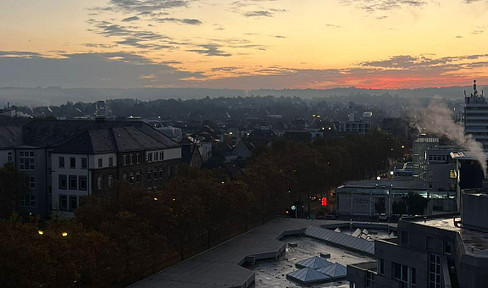 Freshly renovated 2-room apartment with a balcony, fitted kitchen, and fantastic panoramic views in Heilbronn.