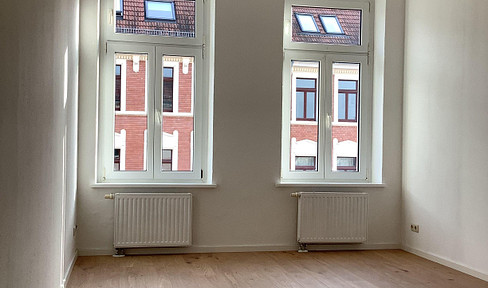 Newly renovated, bright 2-room apartment.