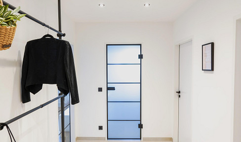 First occupancy after complete renovation: Bright, modern 2-room apartment near Ammersee, no commission fees.