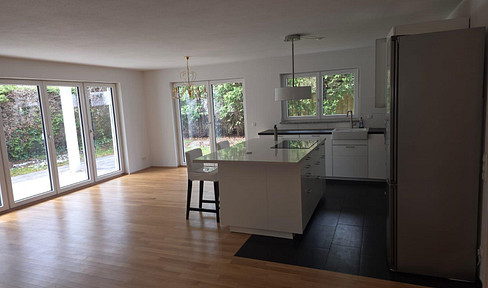 Modern and exclusive 3.5-room maisonette apartment for rent in a new building.