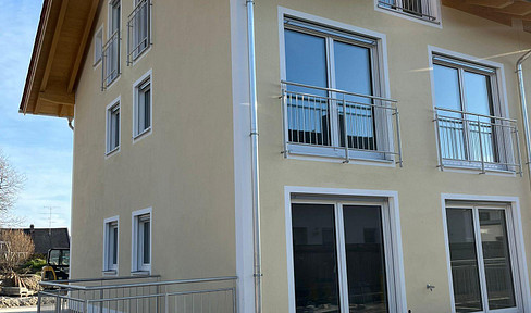 Neubau-Erstbezug, moderne Doppelhaushälfte mit 7 Zimmer