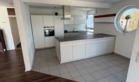 Attractive, spacious 4-room apartment in the heart of Bietigheim-Bissingen.