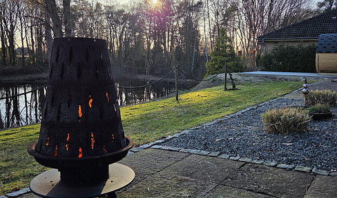 House by the lake, located in the beautiful Elbe-Weser triangle.