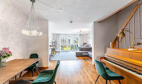 PROVISIONSFREI: gepflegtes RMH BJ 2000 mit Garten und Stellplätzen. Bezugsfrei!