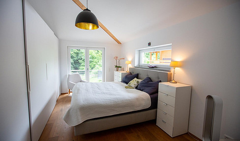 Modern semi-detached house near Lake Wörthsee.