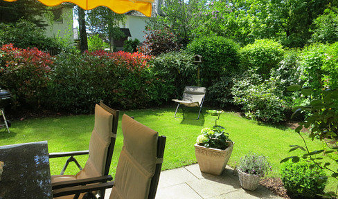 Bright, quiet 3-room garden apartment with a southwest-facing terrace.